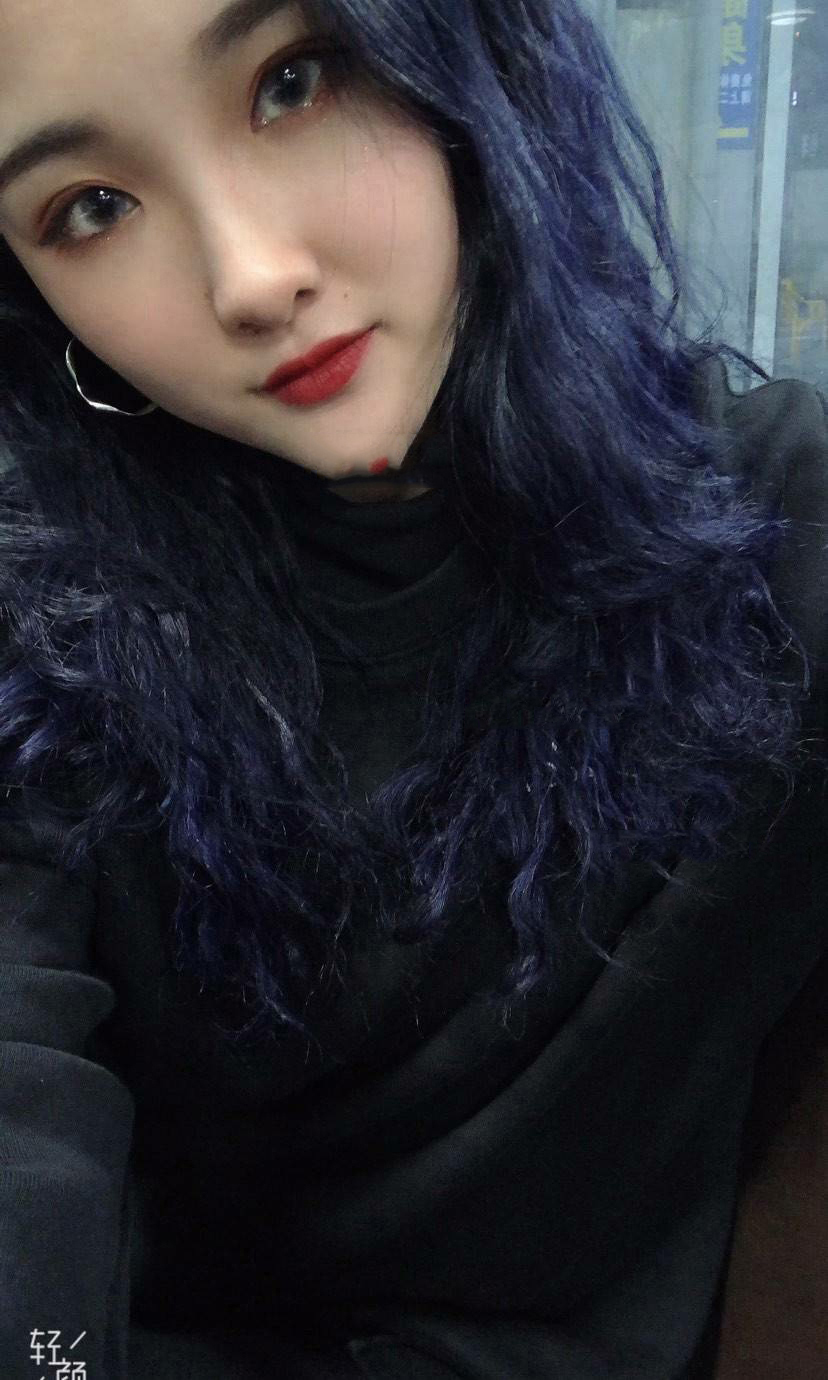 模特小鹿摇花手