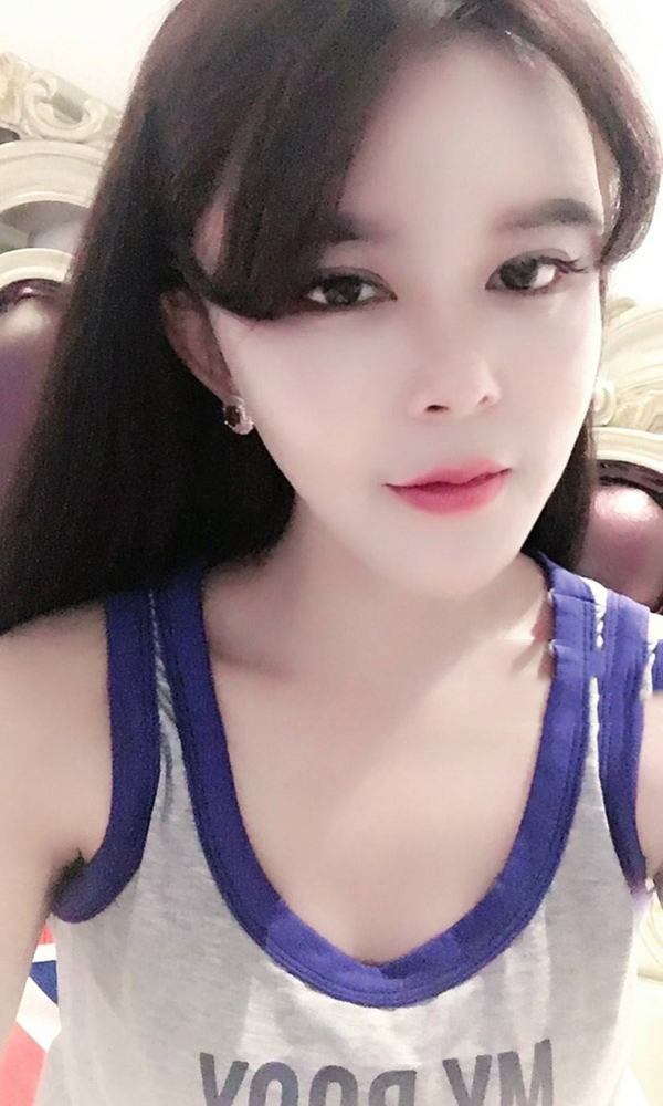 白领娜娜爱吃梨