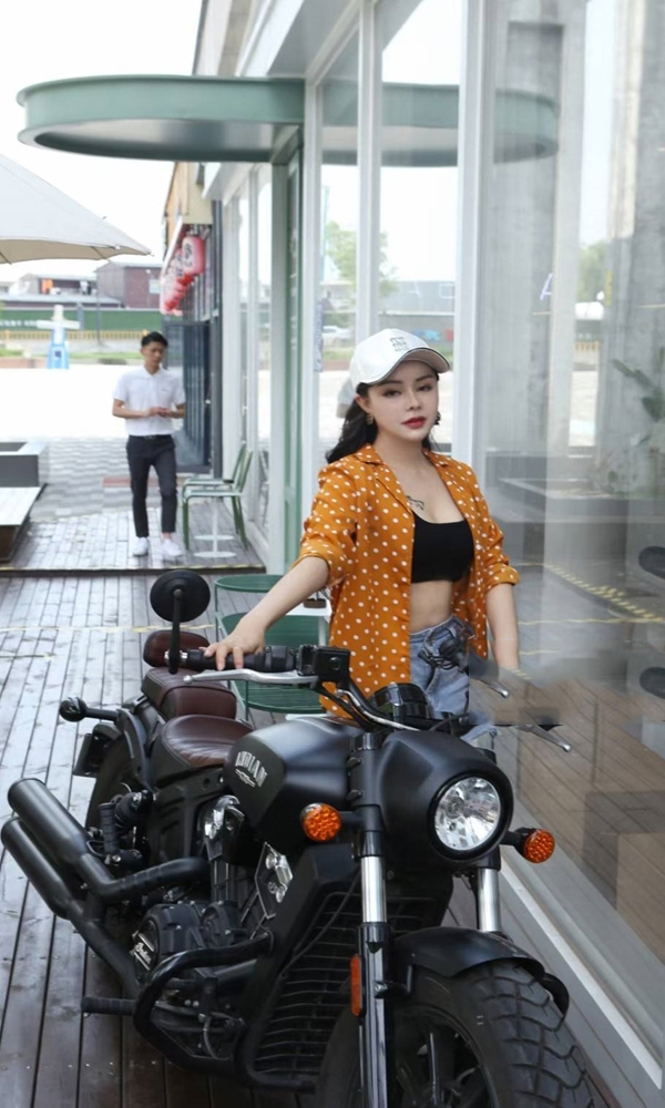 网红白露小姐姐