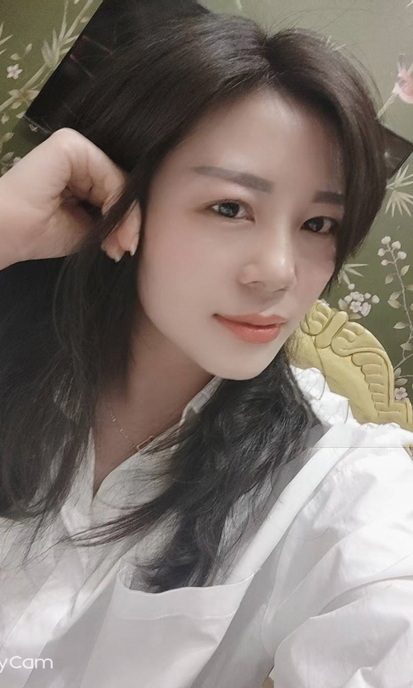 白领伊人笑似花