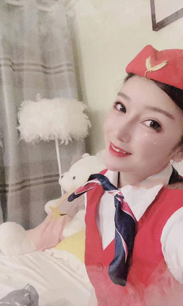 学生糖糖糖本人