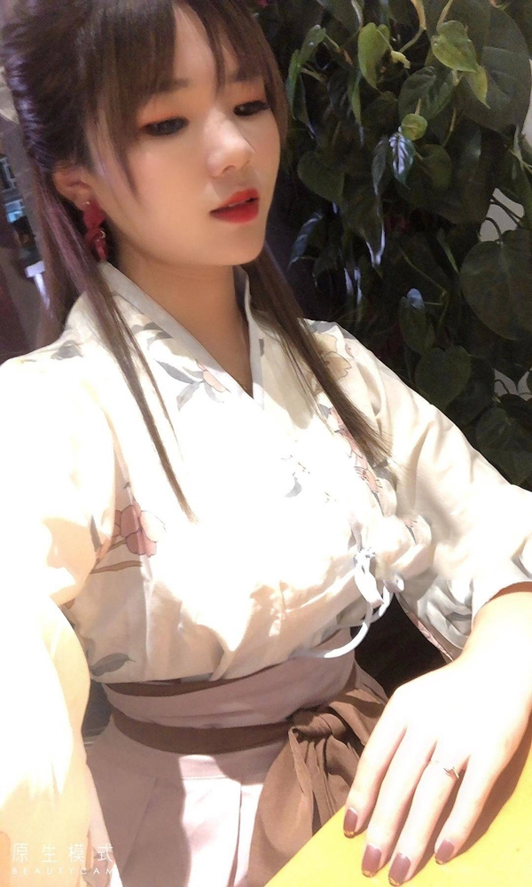 学生无名小姐姐