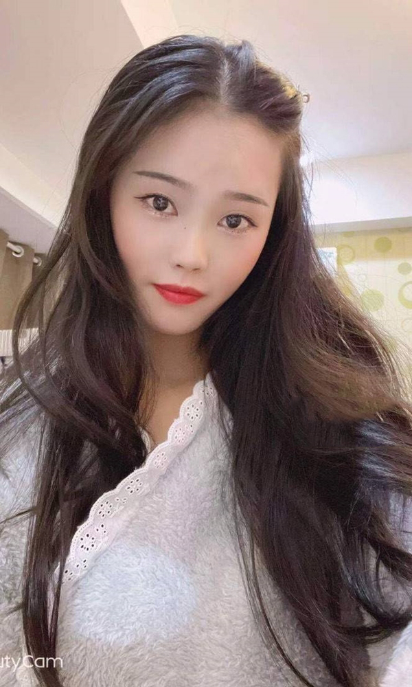 学生希希有气质