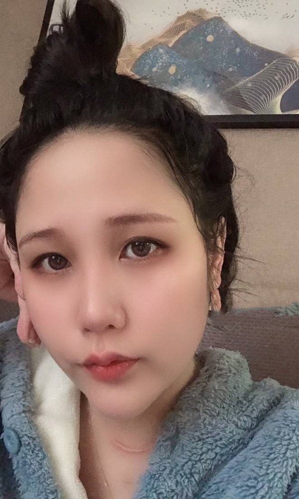 模特樱桃小肉团