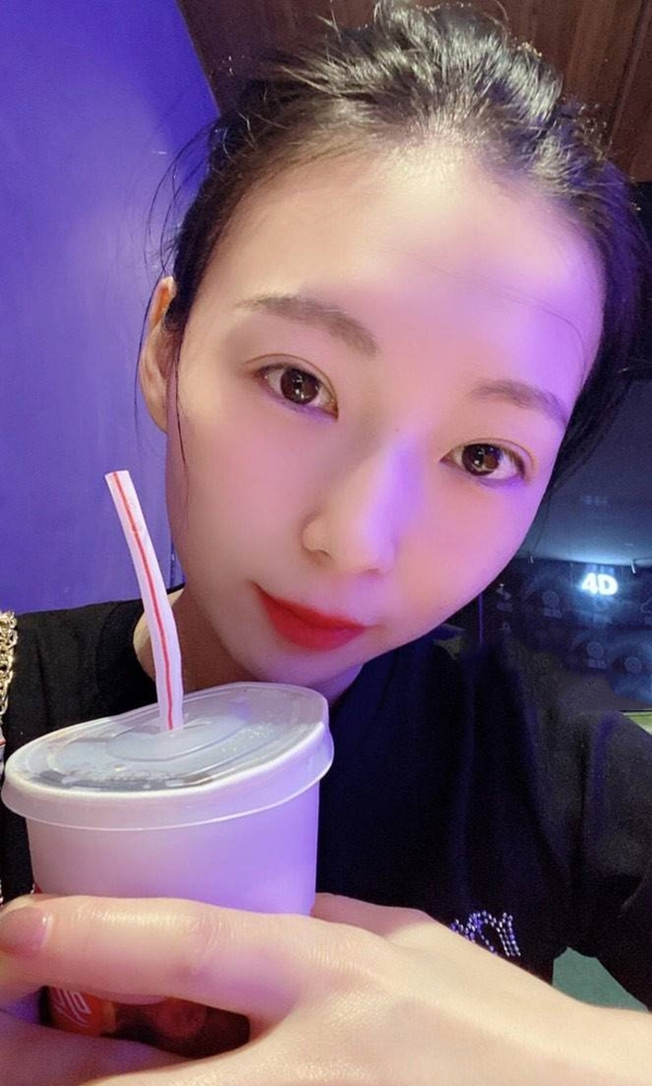 学生爱偷吃的猫