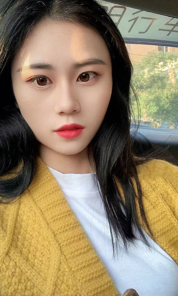 白领自然萌小姐姐