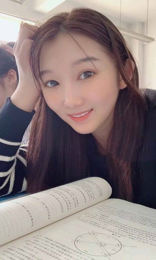 学生安徒生小可爱