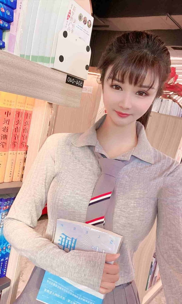 模特李李李乐乐