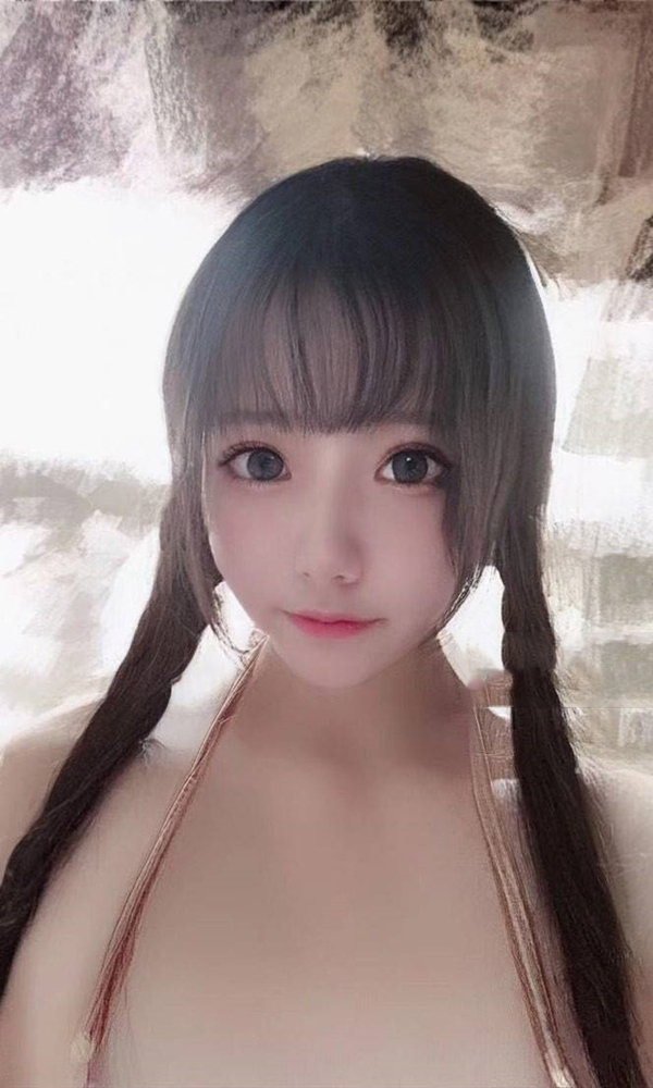 学生甜甜云朵酱