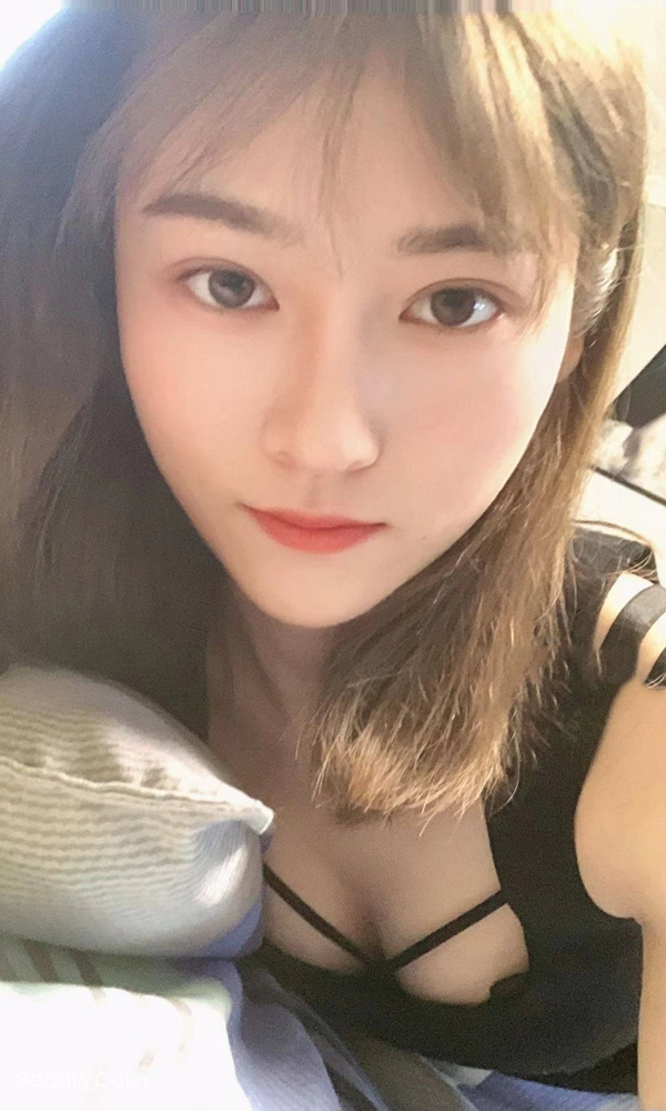 白领卡卡有点甜