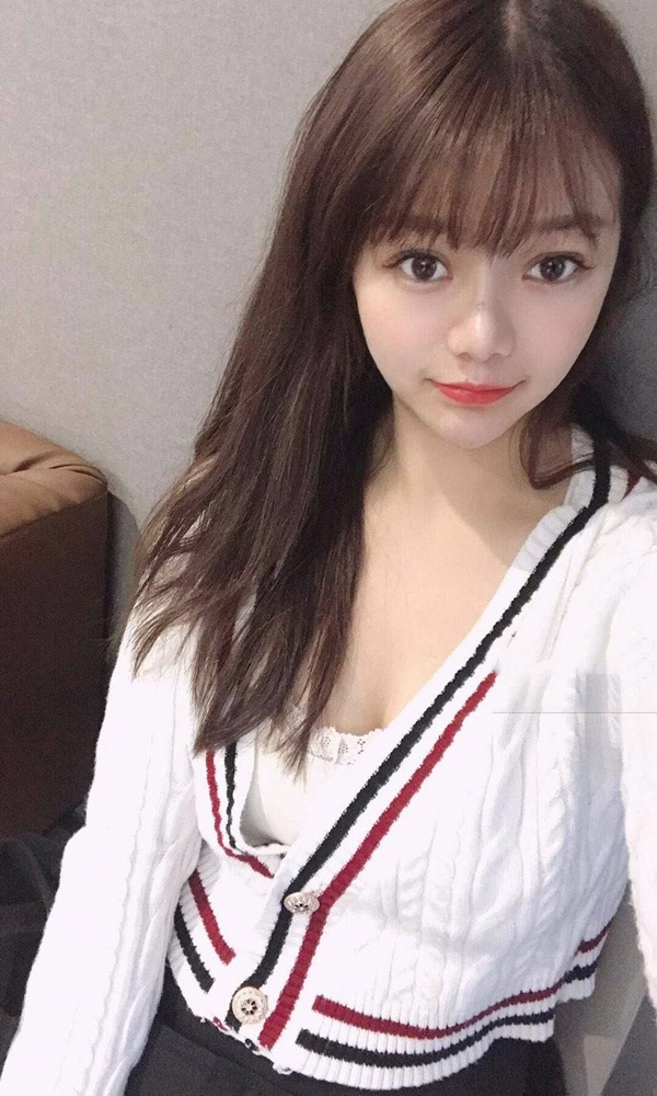 白领丰满可爱小主播