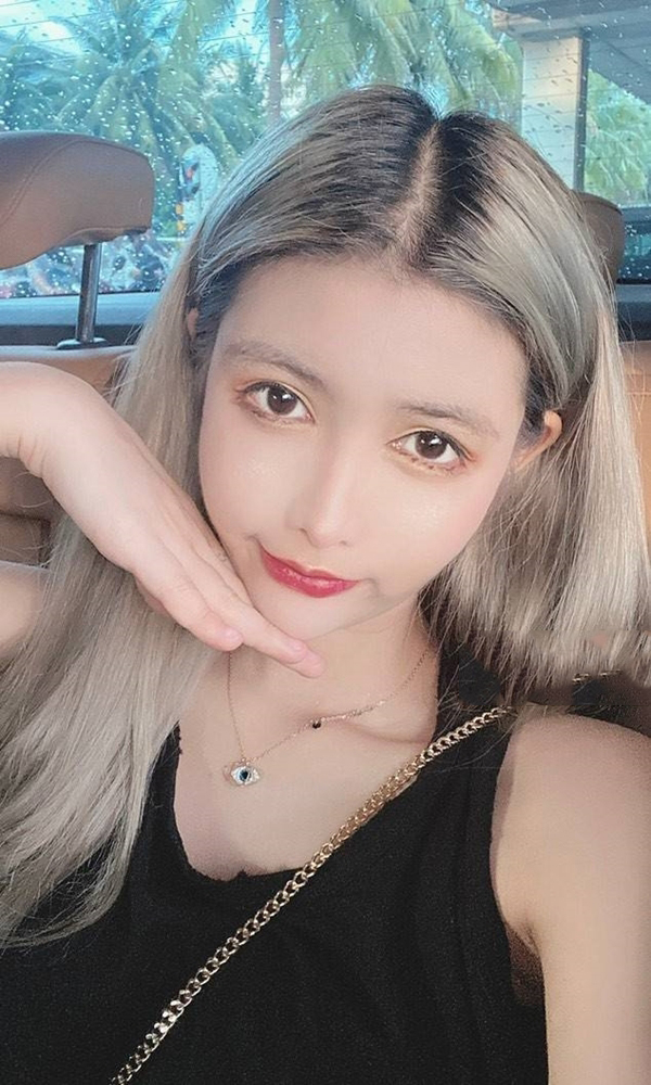 学生小妮酱可爱