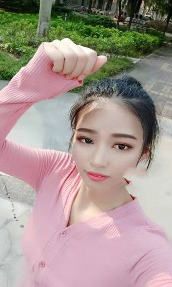 学生我是乐乐呀