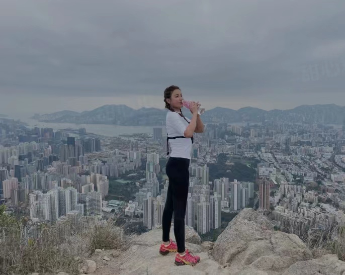 文秘举不动的小公主