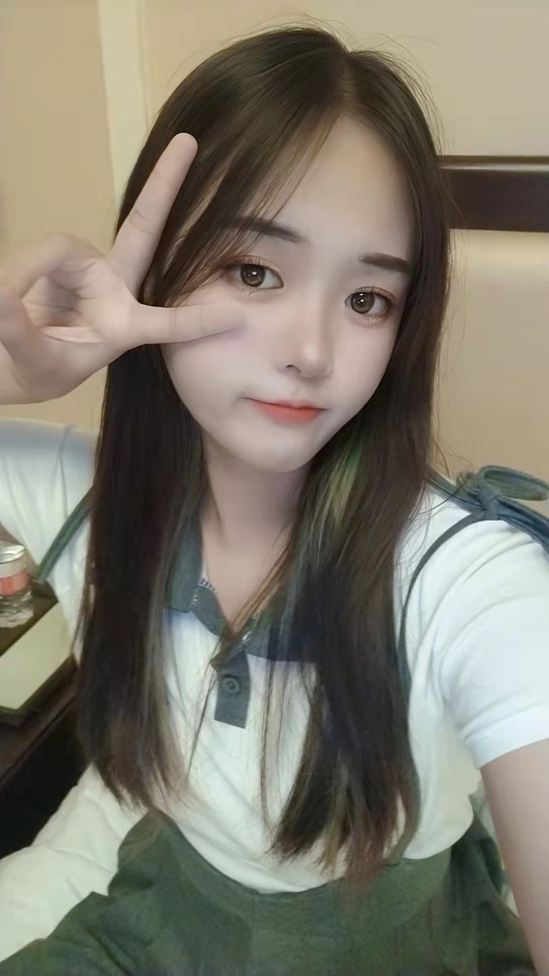 学生迷人的大眼睛