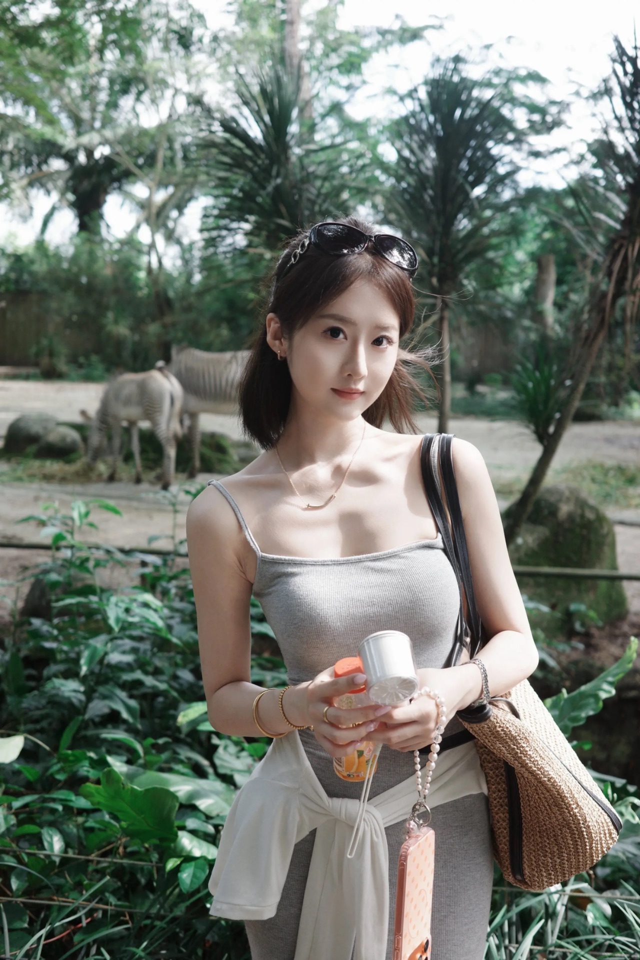 莉莉
