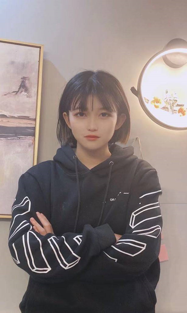 学生雪儿╭╯ε╰