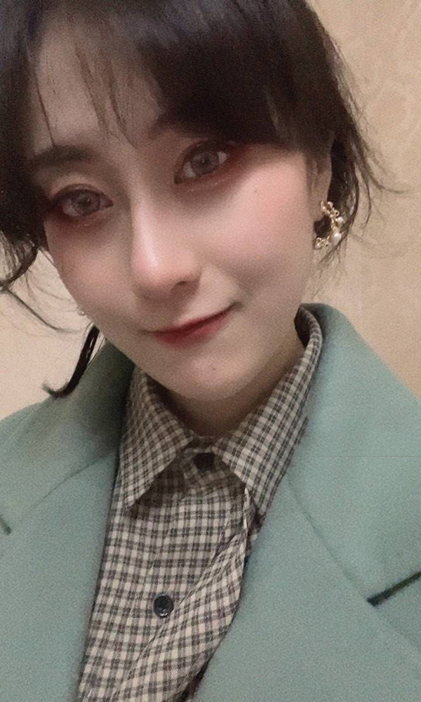 白领愉悦的小透明