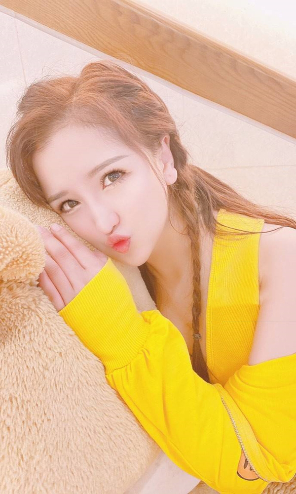 白领白小纯满足你