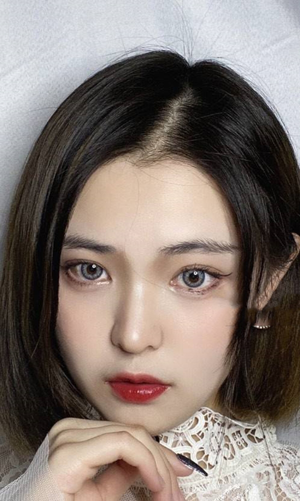 模特爱喝奶茶的猪