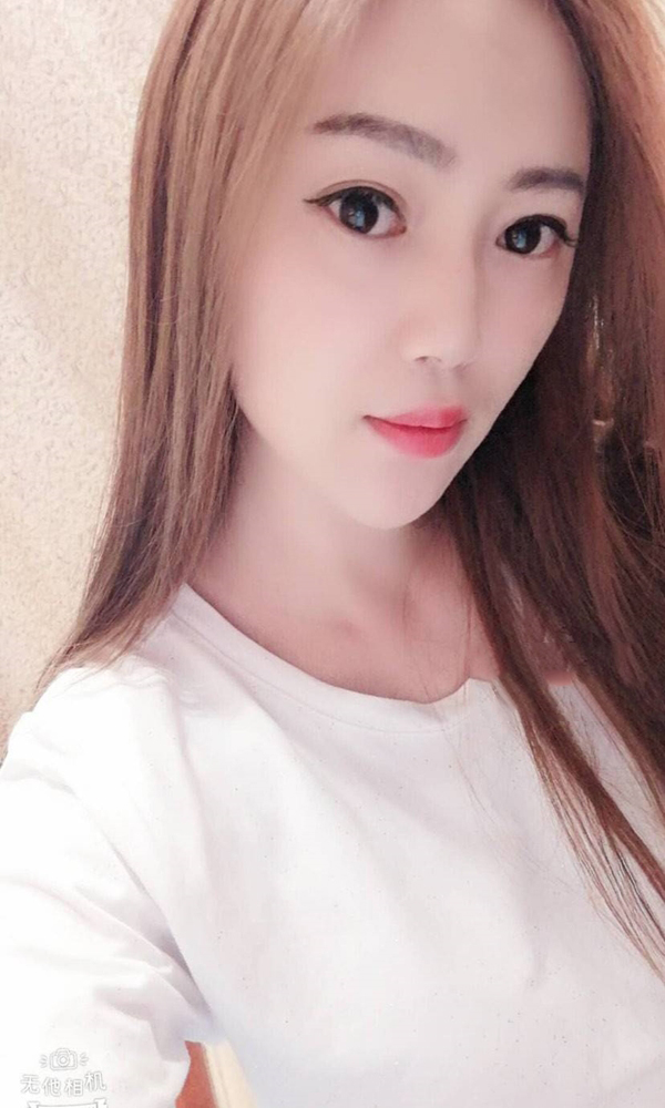 模特洛洛小姐姐