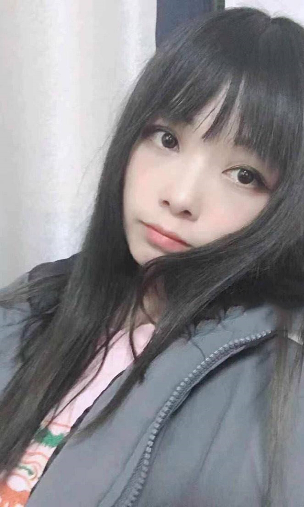 模特希尔顿考拉