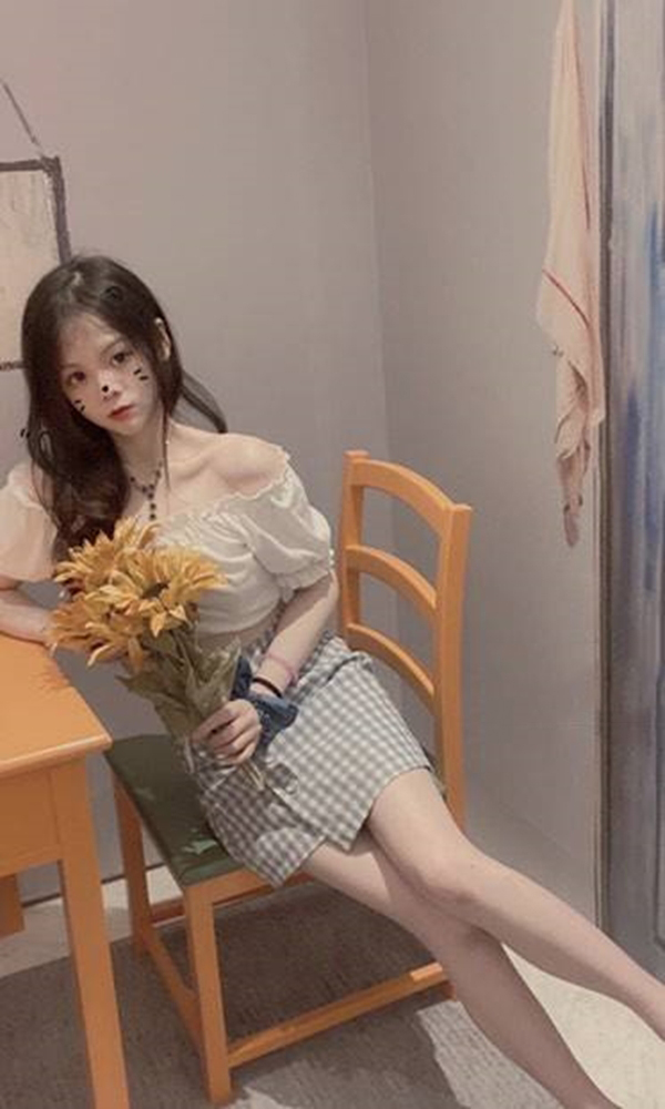 学生02粉色一线天白虎