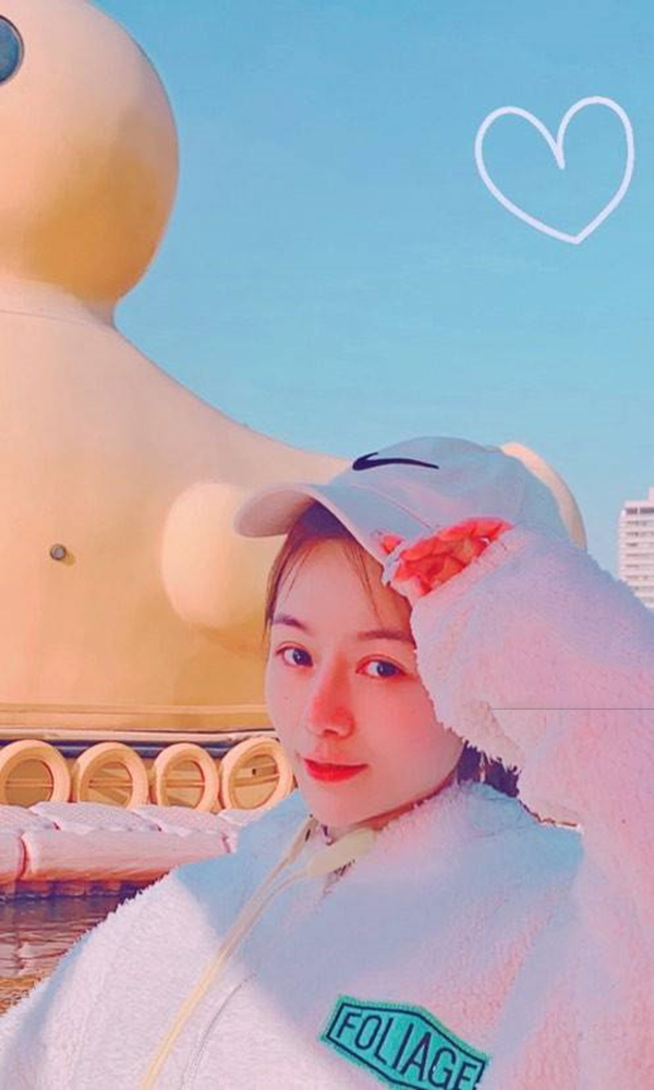 模特吃辣椒的辣妹