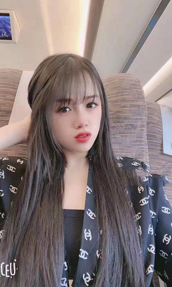 模特倾国倾城小蜜桃