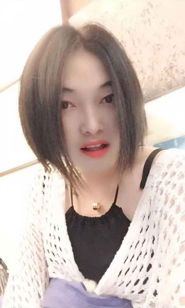 模特农夫山泉有点咸