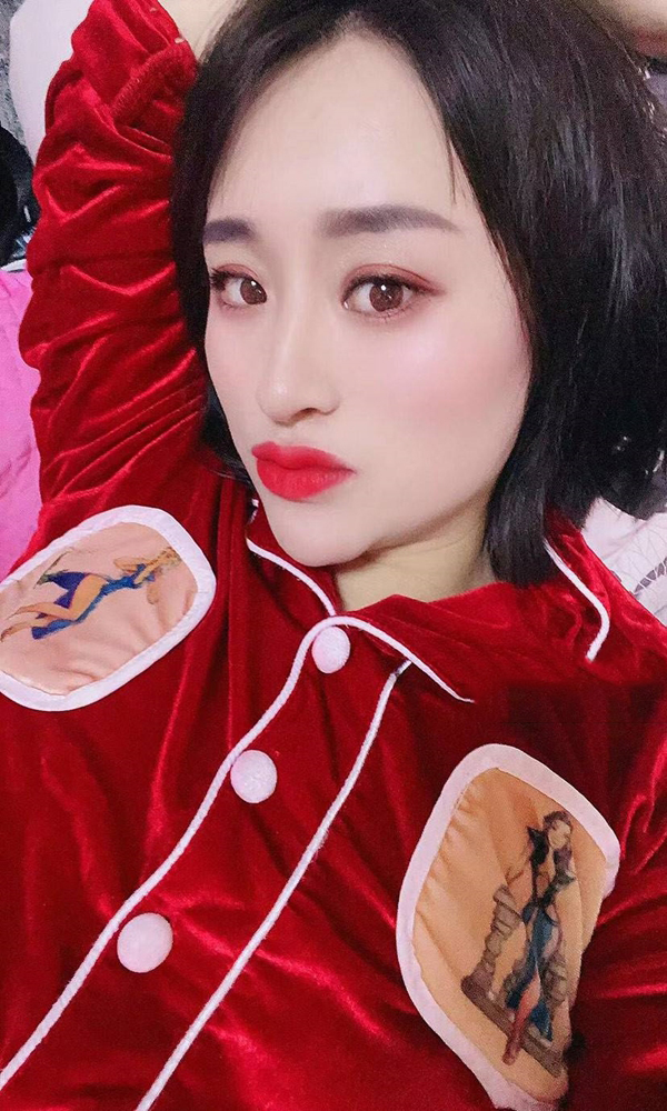 白领可越的妹纸