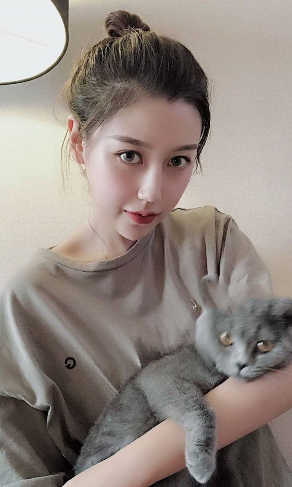 模特芃客雅宝本人