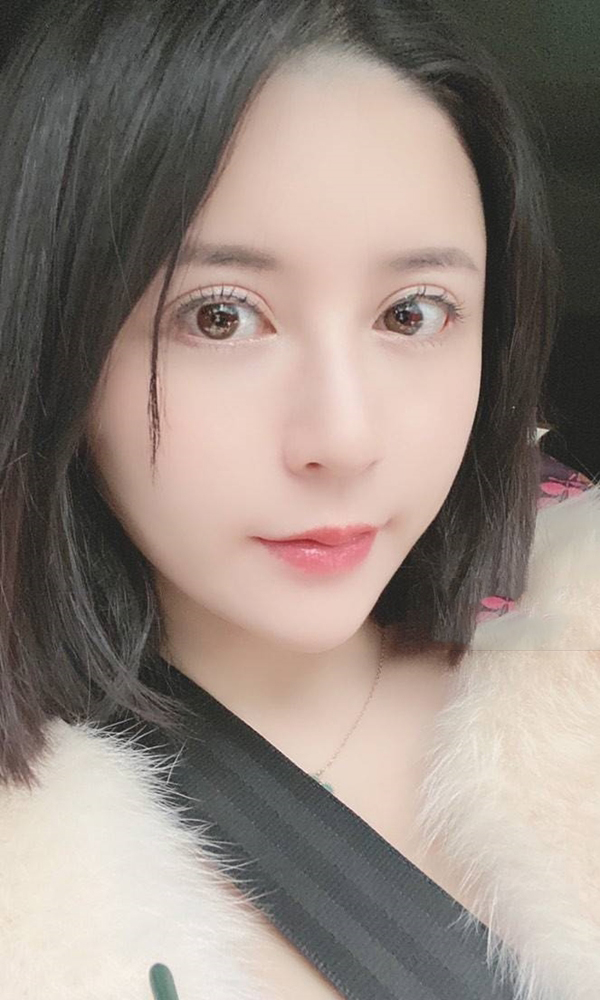 学生诺兮小姐姐