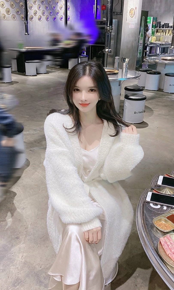 模特小甜甜白白妮