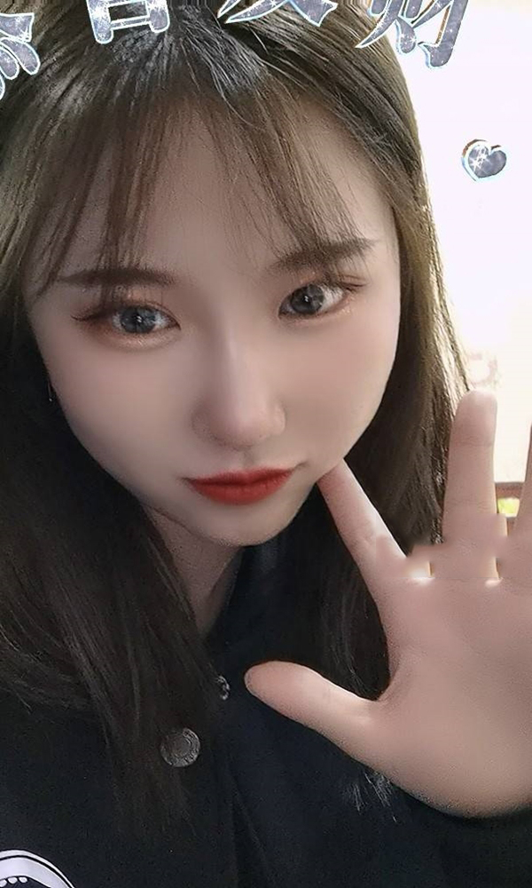 学生头像是闺蜜喔