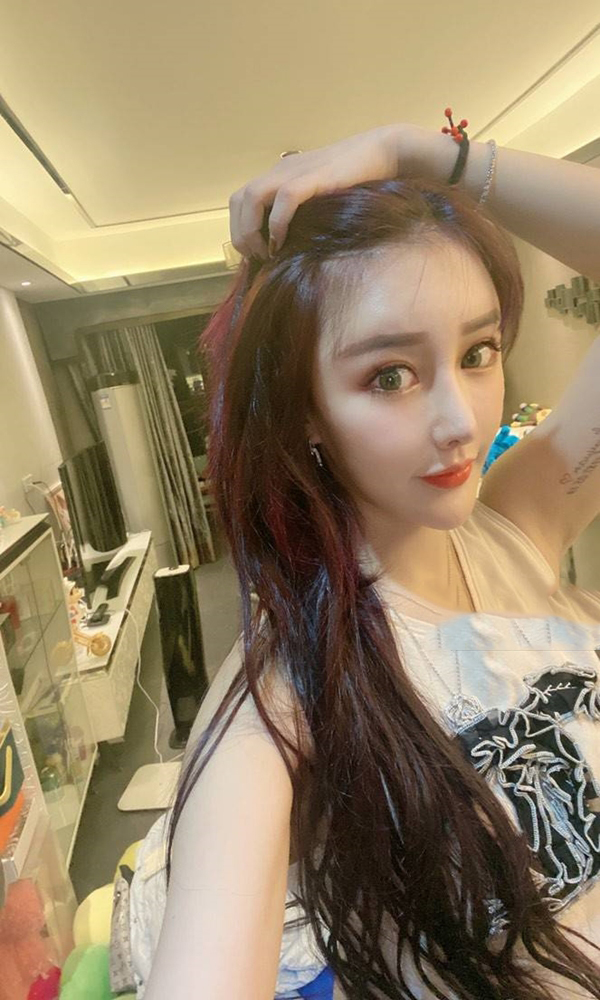 学生你的水蜜桃