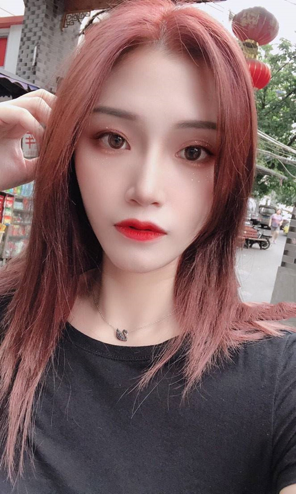 模特露露小可爱