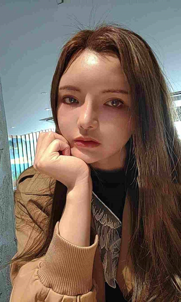 模特つ゛无名大小姐