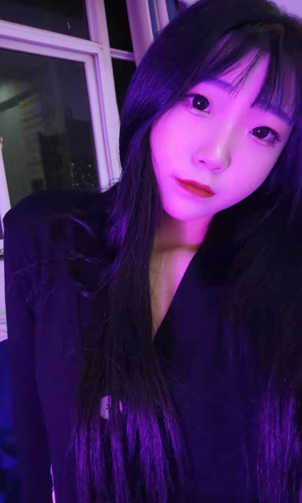 学生小草莓脆脆冰