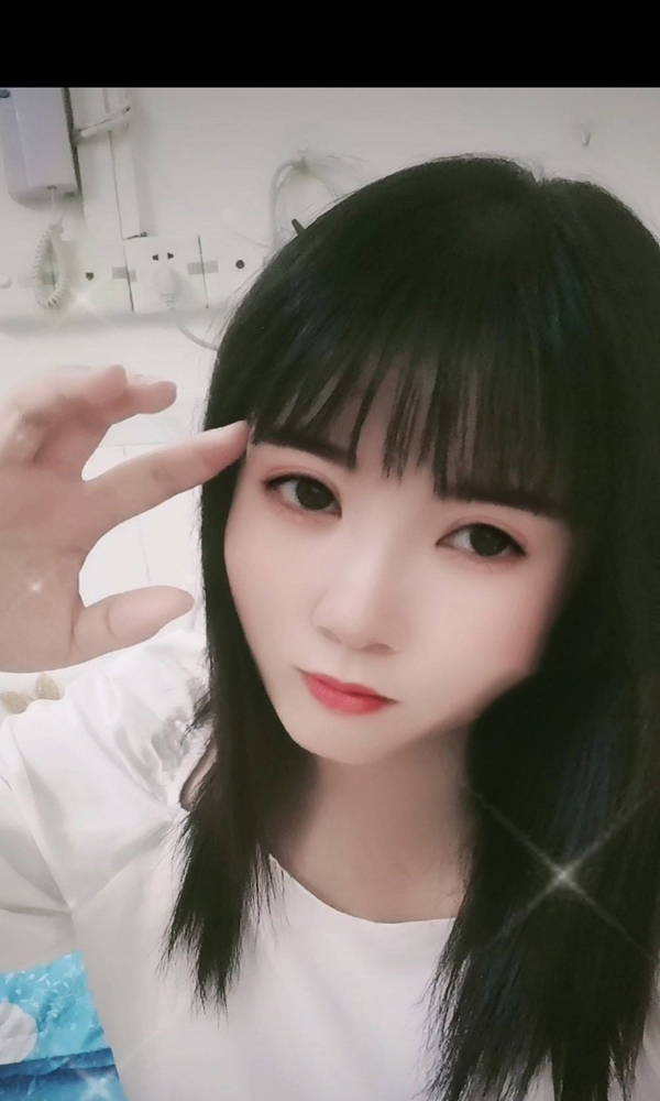 白领风一样的女子