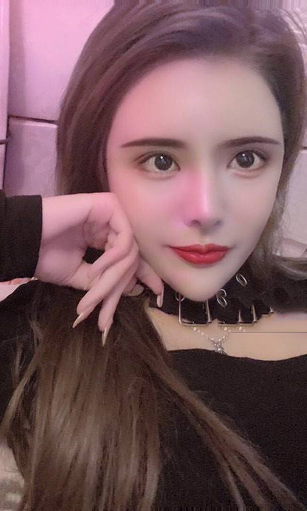 学生20岁中俄混血儿