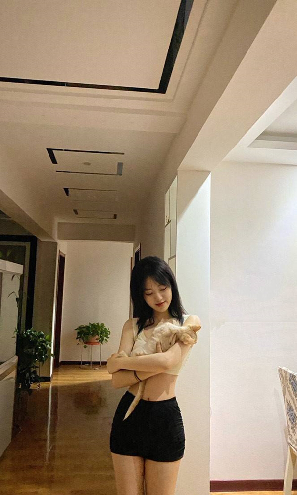 学生玫瑰色的你