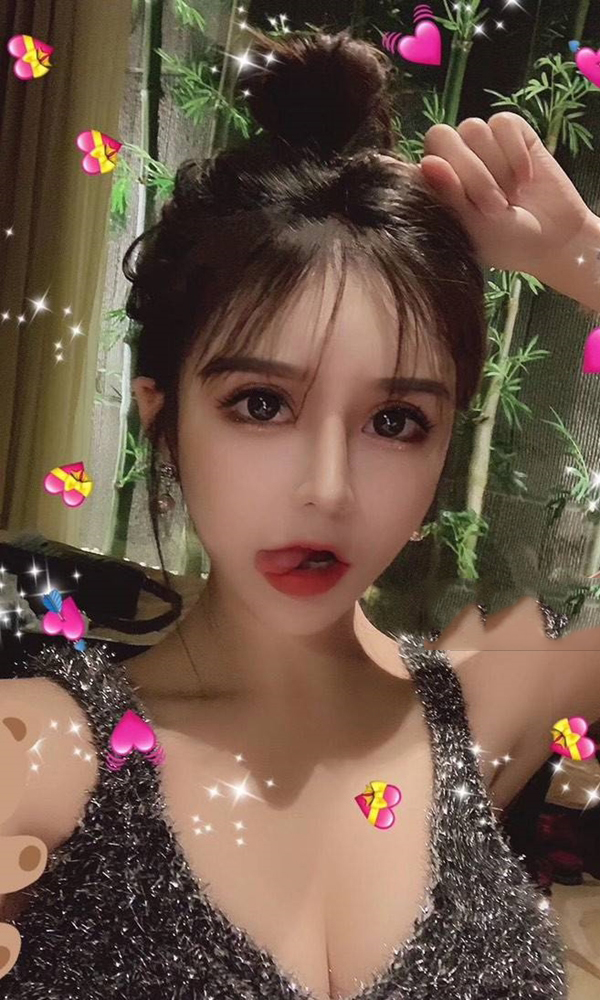 学生晓美小可爱