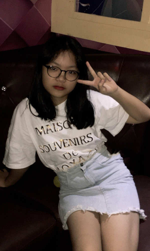 学生欣欣小可爱