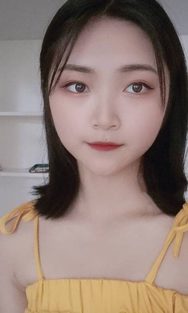 学生草莓味的猪猪