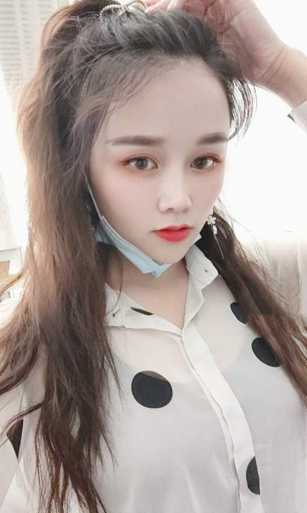 模特粉嫩大长腿