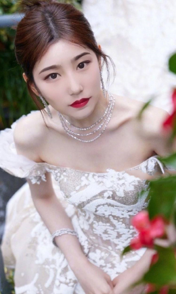 学生瑜伽老师菲菲