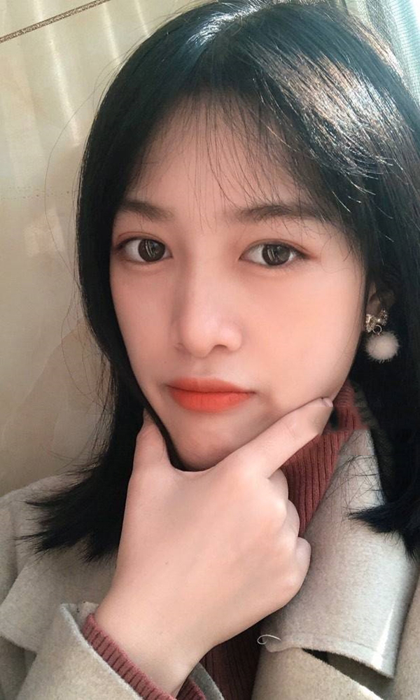 白领甜甜大可爱