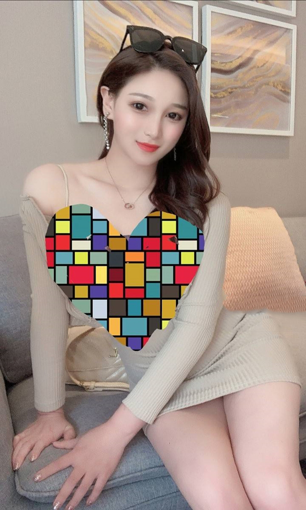 白领迷情小猫咪