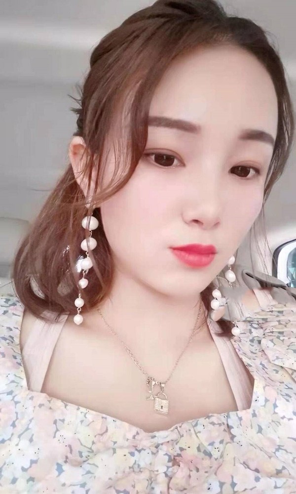 白领一只小咩咩